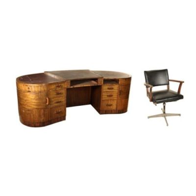 TORCHWOOD (2006-2011) - Lot #318 : Captain Jack Harkness‘ (John Barrowman) Wooden Desk and Chair