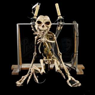 Gremlins 2: the New Batch (1990) | Gremlin Skeleton Puppet SFX Rig | Propstore