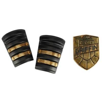 JUDGE DREDD (1995) - Lot #328 : Judge Griffin‘s (Jurgen Prochnow) Badge with Pair of Council Judge Epaulettes