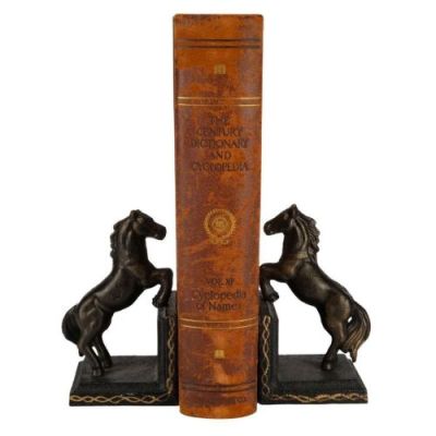 BLADE RUNNER 2049 (2017) - Lot #126 : Mr. Cotton‘s (Lennie James) Dictionary/Encyclopedia and Bookends