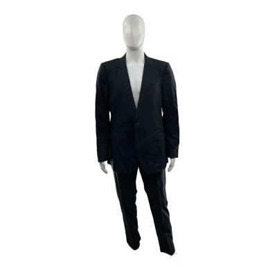 Tom Clancy’s Jack Ryan Ghost War Jack Ryan Alternative Option Suit Jacket & Suit Trousers Ch 3 Sc 81 | VIP Fan Auctions