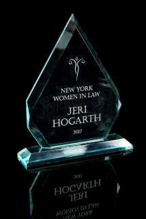 MARVEL‘S JESSICA JONES (TV SERIES) - Lot 107 - Jeri Hogarth‘s ‘New York Women in Law‘ Award