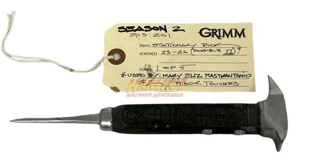 Lot 131 - Grimm (2011–2017) - Prop Pick | Hanlin Auction Service