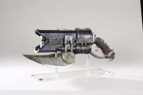 Lot 1165 - Hero Spike Rifle from Halo 3 ad campaign