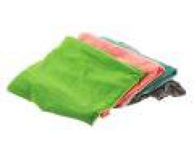 Bones - Lot 69 - Dr. Brennan‘s Workout Shirt Set