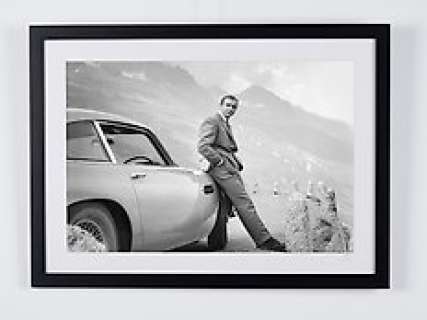 Sean Connery with the Aston Martin Db5, James Bond 007: Goldfinger | James Bond 007: Goldfinger, Sean Connery with the Aston Martin DB5 - Fine Art Photography - Luxury Wooden Framed 70X50 cm - Limited Edition Nr 02 of 50 - Serial ID 15947 -  Original Certificate (COA), Hologram Logo Editor and QR Code | Catawiki