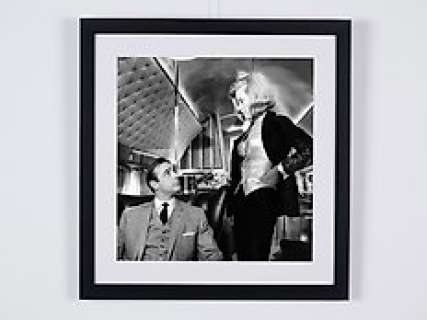 Sean Connery (007) & Honor Blackman (Pussy Galore), James Bond 007: Goldfinger - James Bond 007: Goldfinger, Sean Connery (007) & Honor Blackman (Pussy Galore) - Fine Art Photography - Luxury Wooden Framed 70X50 cm - Limited Edition Nr 11 of 50 - Serial ID -  Original Certificate (COA), Hologram Logo Editor and QR Code