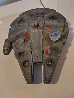 Star Wars | Star Wars - Exclusive handmade - Star Wars Millenium Falcon - big size | Catawiki