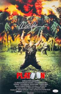 Platoon | Platoon - Charlie Sheen - Signed 28x35 cm - With JSA COA | Catawiki