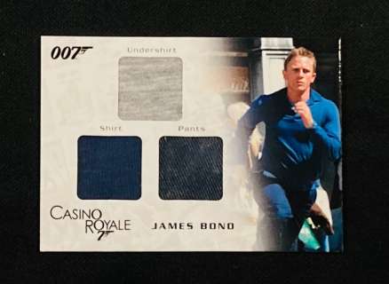 Danjaq - 1 Card - James Bond 007: Casino Royale - Daniel Craig - Card with piece of 007’s Undershirt / Shirt / Pants | Catawiki