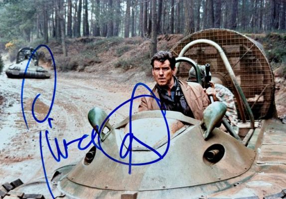 James Bond 007: Die Another Day - Pierce Brosnan, signed with COA | Catawiki