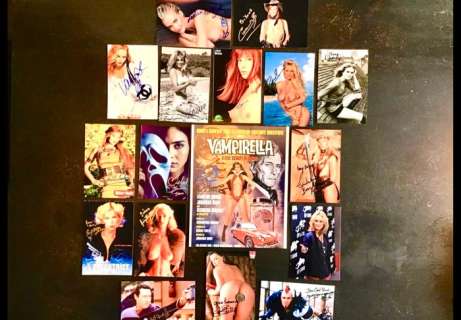 Lot of 17 - signed - Dédicaces stars cinéma & TV, Caroline Munro, Jane Birkin, V Paradis, Pamela Anderson & more | Catawiki