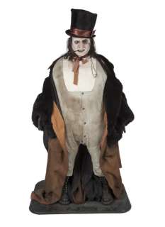 Lot 195 - SCREEN USED BATMAN RETURNS DANNY DEVITO PENGUIN FIGURE COSTUME