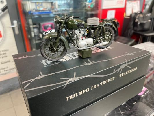 Norev, Corgi 1:12 - Model motorcycle - TRIUMPH TR6 TROPHY « la grande évasion «  - 1966 Steve McQueen | Catawiki