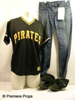 Abduction Nathan (Taylor Lautner) Costume | Premiere Props