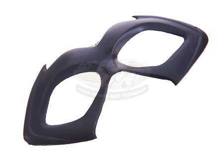 Lot 31 - Batman and Robin - Batgirl‘s Mask