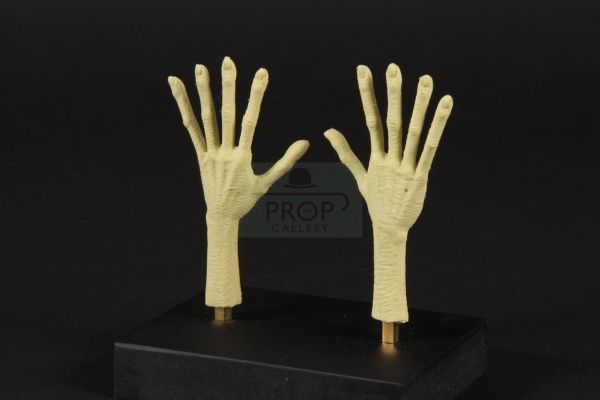 Mars Attacks! | Stop motion Martian puppet hands | The Prop Gallery