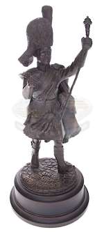 Lot 121 - Banshee (TV) - Job‘s "The Dewar Highlander" Desk Ornament (Hoon Lee) - 18832