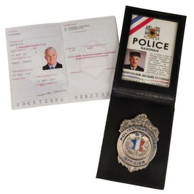 THE PINK PANTHER (2006) - Lot #1038 : Inspector Jacques Clouseau‘s (Steve Martin) Police Badge with Passport
