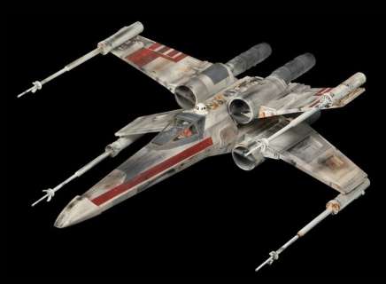 Lot 1221 - Original screen used X-Wing Fighter miniature from Star Wars: Episode IV - A New Hope.