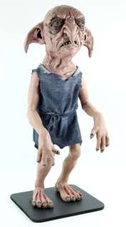 Harry Potter - A freestanding life size display prop of Kreacher. The figure is made of a solid inne | Ewbank’s