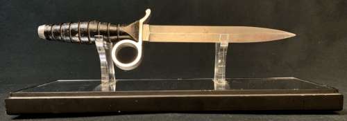 Terminator 2: Judgment Day (1991) - Arnold Schwarzenegger’s Hero Metal Knife | Hanlin Auction Service