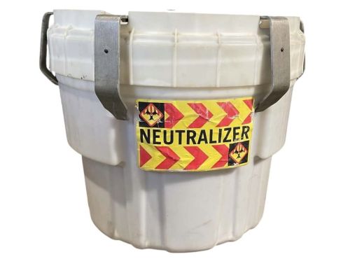 Lot 315 - Warehouse 13 (2009–2014) - Neutralizer Transport Container