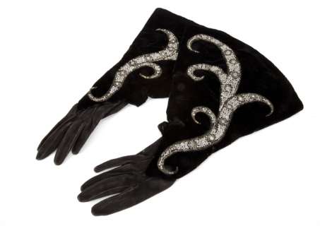 JOAN CRAWFORD VELVET GLOVES FROM MANNEQUIN | Julien’s