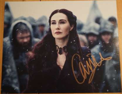 Game of Thrones | Game of Thrones - Fantastic Photograph of Carice van Houten as Melisandre - Autograph, Photo, Signed in person at Comic Con Dortmund wit COA Sticker | Catawiki
