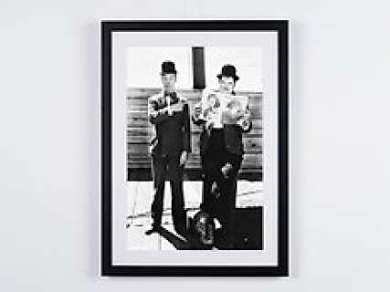 Stan Laurel & Oliver Hardy | Stan Laurel & Oliver Hardy - Luxury Wooden Framed 70X50 cm - Limited Edition Nr 05 of 50 - Serial ID 20052 | Catawiki