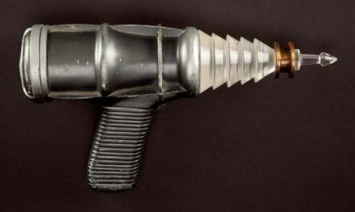 Forbidden Planet hero blaster & holster | Profiles in History