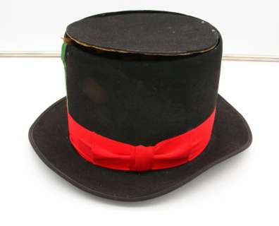 Dick Van Dyke’s Trick Top Hat from "The Comic" | GWS Auctions