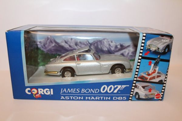James Bond 007: Goldfinger - Sean Connery - Aston Martin DB5 - Swiss Alpine Scene - Corgi Toys | Catawiki