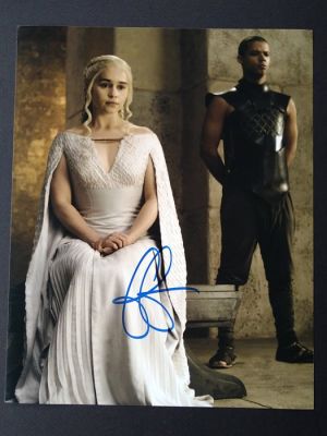 Game of Thrones - Signed by Emilia Clarke, with Letter of Authenticity - Photo, Autograph | Catawiki