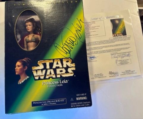Star Wars - Carrie Fisher Signed Princess Leia 12" Sealed Action Figure JSA | Catawiki