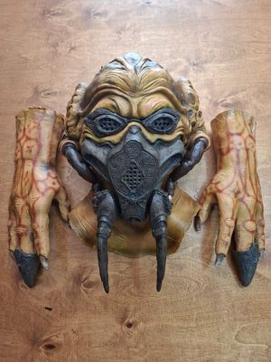 Star Wars - csfx - - Movie prop Latex and foam-rubber creature mask with painted resin or sculpted hard-detail front respirator | Catawiki