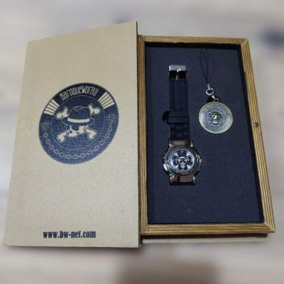 One Piece Baroque Works Premium Watch & Coin USB Memory Set — Monkey D. Luffy, Limited Collector’s - Baroque Works | Catawiki