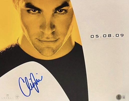 Star Trek - Chris Pine - Signed 28x35 cm Photo with Beckett COA | Catawiki