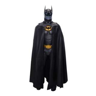 BATMAN RETURNS (1992) - Lot #33 : Batman‘s (Michael Keaton) Batsuit on Display