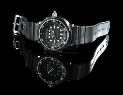 JAMES BOND: A VIEW TO A KILL (1985) - Lot 238 - James Bond‘s (Roger Moore) Garrote Gadget Watch