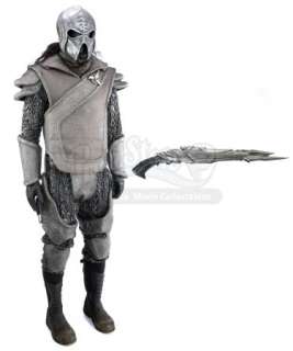 Star Trek Into Darkness (2013) | Klingon Guard Uniform with Helmet, Full-Length Disruptor and Disruptor | Propstore