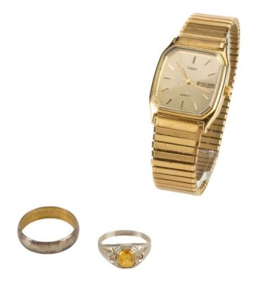 LETHAL WEAPON 3 (1992) - Lot #258 : Mike Papac Collection: Roger Murtaugh‘s (Danny Glover) Rings and Watch