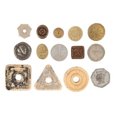 Game of Thrones (T.V. Series, 2011-2019) | Lot 139 : Collection of Coins, Faceless Man Coin, and Night’s Watch Voting Counters | Propstore