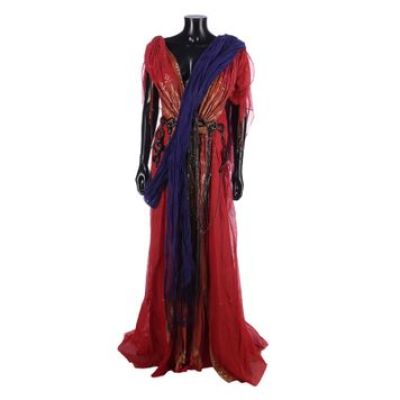 SPARTACUS (T.V. SERIES, 2010 - 2013) - Lucretia‘s (Lucy Lawless) Dress