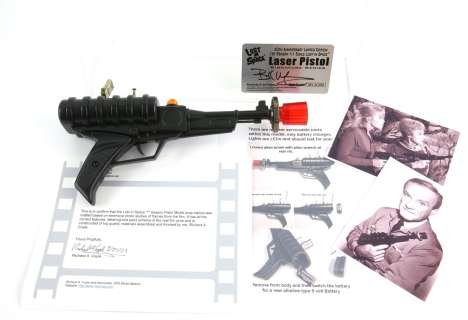 Lost In Space - Replica Limited Edition 1:1 Pistol based on the prop from Season 1. With display bas | Ewbank’s