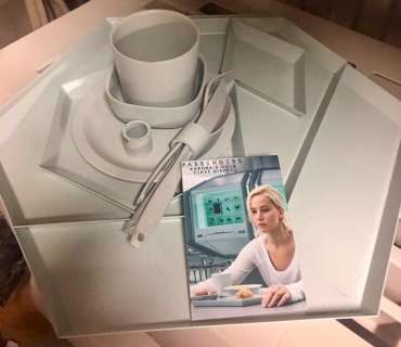 Jennifer Lawrence (Aurora) Gold Class Dish Set - Passengers (2016) | Hanlin Auction Service
