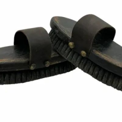 Lot 58: Wuthering Heights Heathcliff (Jacob Elordi) Production Used (2) Horse Brushes | VIP Fan Auctions