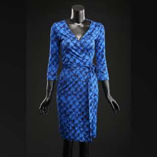 Hannibal - Lot 541 - SEASON 2 EPISODE 7: "YAKIMONO" Alana Bloom‘s (Caroline Dhavernas) Blue Wrap Dress