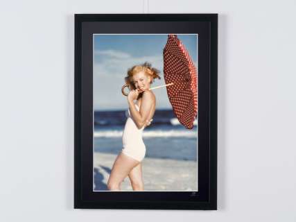 Marilyn Monroe 1949 | Marilyn Monroe 1949 - Fine Art Photography - Luxury Wooden Framed 70X50 cm - Limited Edition Nr 01 of 30 - Serial ID 30042 - - Original Certificate (COA), Hologram Logo Editor and QR Code | Catawiki