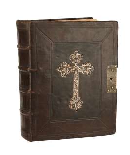 THE BOOK OF ELI (2010) - Lot 54 - Eli‘s (Denzel Washington) Screen-matched Hero Bible and Autographed Photo